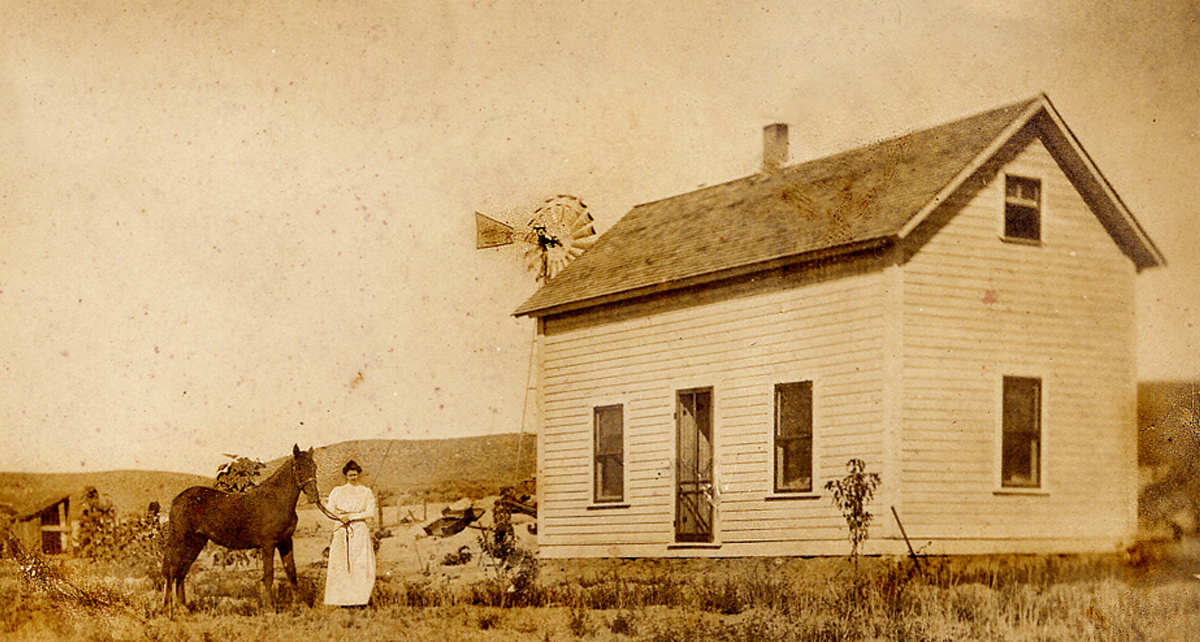 Lillian Williamson Gammon and the homestead house
